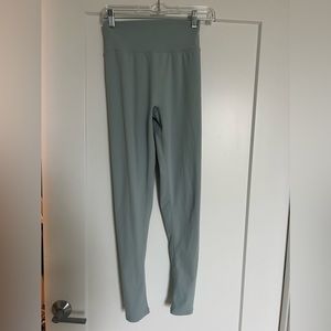 Ptula Taylor Leggings Medium